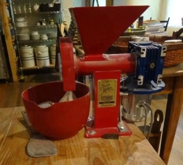 grainmill with sewing motor and 30:1 worm gearbox